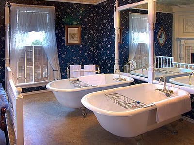 Gingerbread Mansion Inn