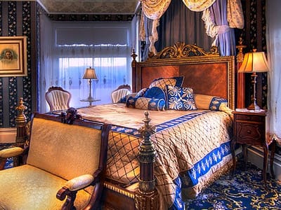 Gingerbread Mansion Inn