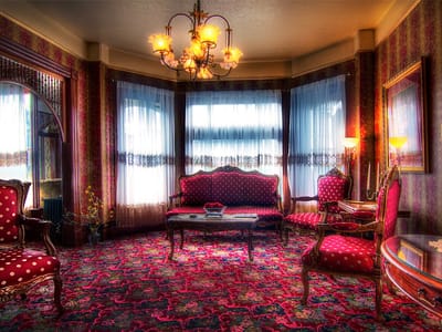 Gingerbread Mansion Inn