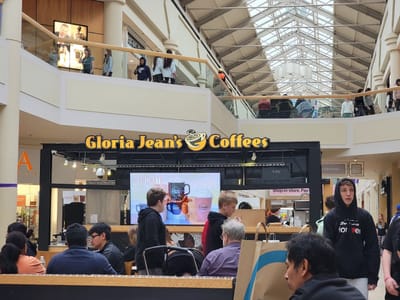 Gloria Jean's Coffees Freehold Raceway (Kiosk)