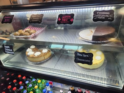 Golly G's Coffee, Ice Cream & Sweets