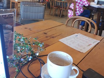 Govan's Salon & Coffee Cafe