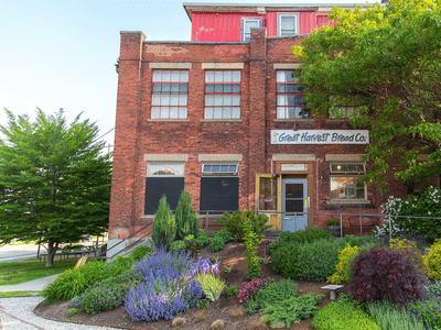 Great Harvest Bakery + Café