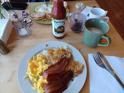 Handy Creek Bakery and cafe