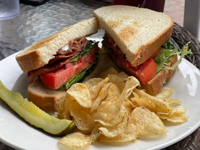 Heidi’s Huggamug Cafe