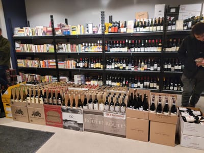 Helix Wine, Craft Bar & Cafe