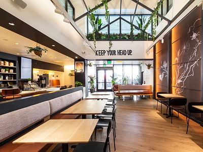 Hilltop Coffee + Kitchen - DTLA