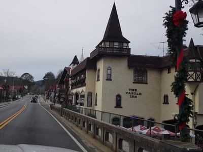 Hofer's Bakery and Cafe