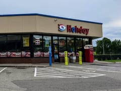 Holiday Stationstores