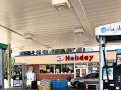 Holiday Stationstores