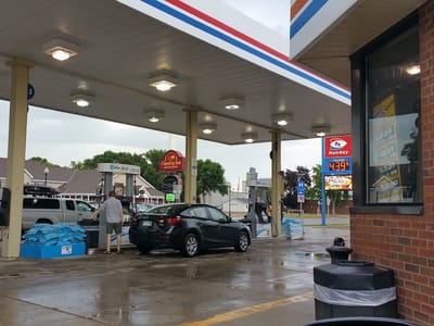 Holiday Stationstores