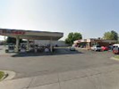 Holiday Stationstores