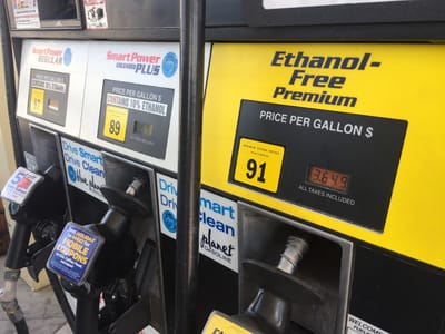 Holiday Stationstores