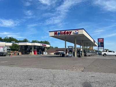 Holiday Stationstores