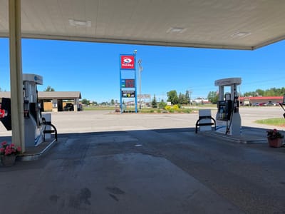 Holiday Stationstores