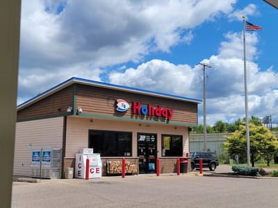 Holiday Stationstores