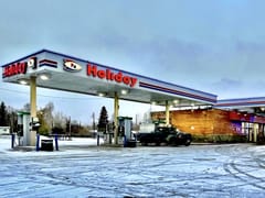Holiday Stationstores