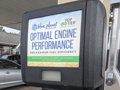 Holiday Stationstores