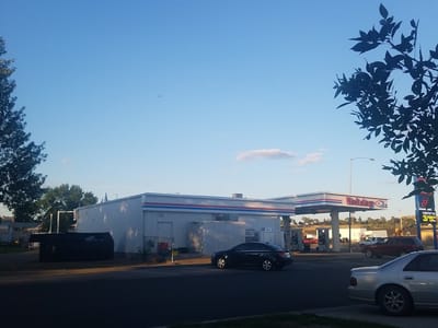 Holiday Stationstores