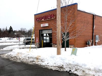 Holiday Stationstores