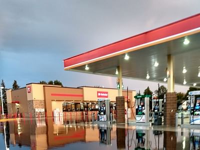 Holiday Stationstores