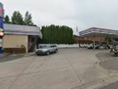 Holiday Stationstores