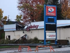 Holiday Stationstores