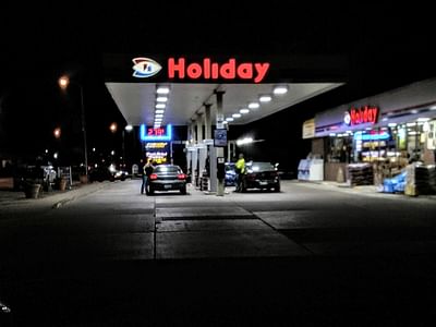 Holiday Stationstores