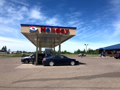 Holiday Stationstores