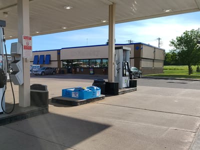 Holiday Stationstores