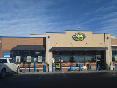 Holiday Stationstores