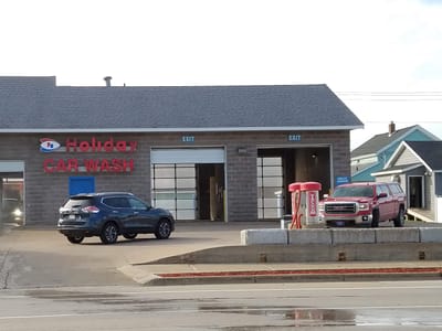 Holiday Stationstores