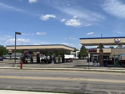 Holiday Stationstores