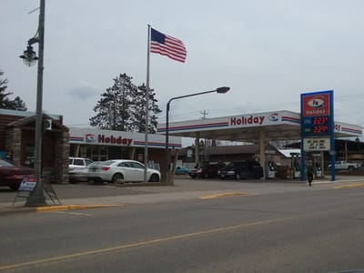 Holiday Stationstores