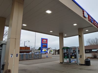 Holiday Stationstores