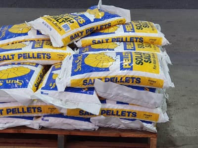 Holiday Stationstores