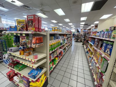 Holiday Stationstores