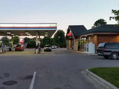 Holiday Stationstores