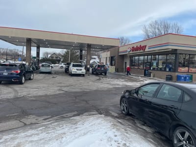 Holiday Stationstores