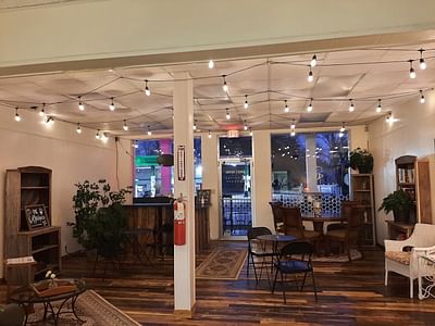 Honey Depot & Coffeehouse: Mt Washington