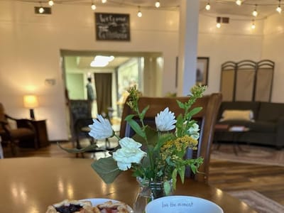 Honey Depot & Coffeehouse: Mt Washington