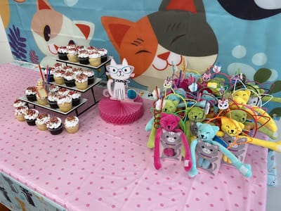 honey hippo. Play Café