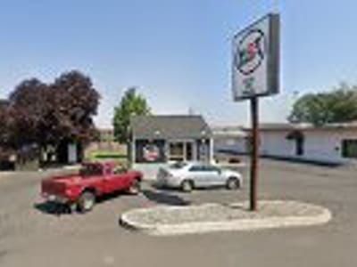 Hot Shots Espresso , Drive Thru