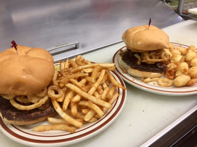 Hungry Bear - Cafe & Catering