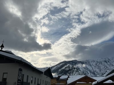 Iconoclast Cafe + Bar