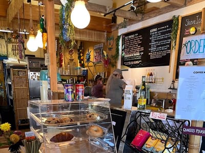 Island Grinds Coffee, Smoothie & Juice Bar
