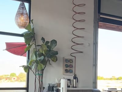 IW Coffee & Chai Bar