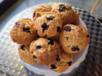 IW Coffee & Chai Bar