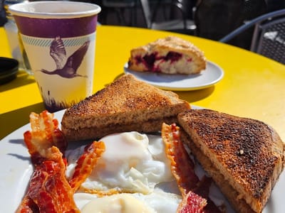 Jakey Leigh's Café Bakery