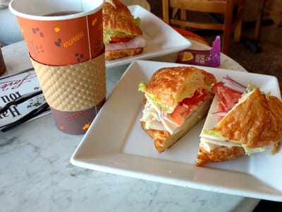 Jakey Leigh's Café Bakery